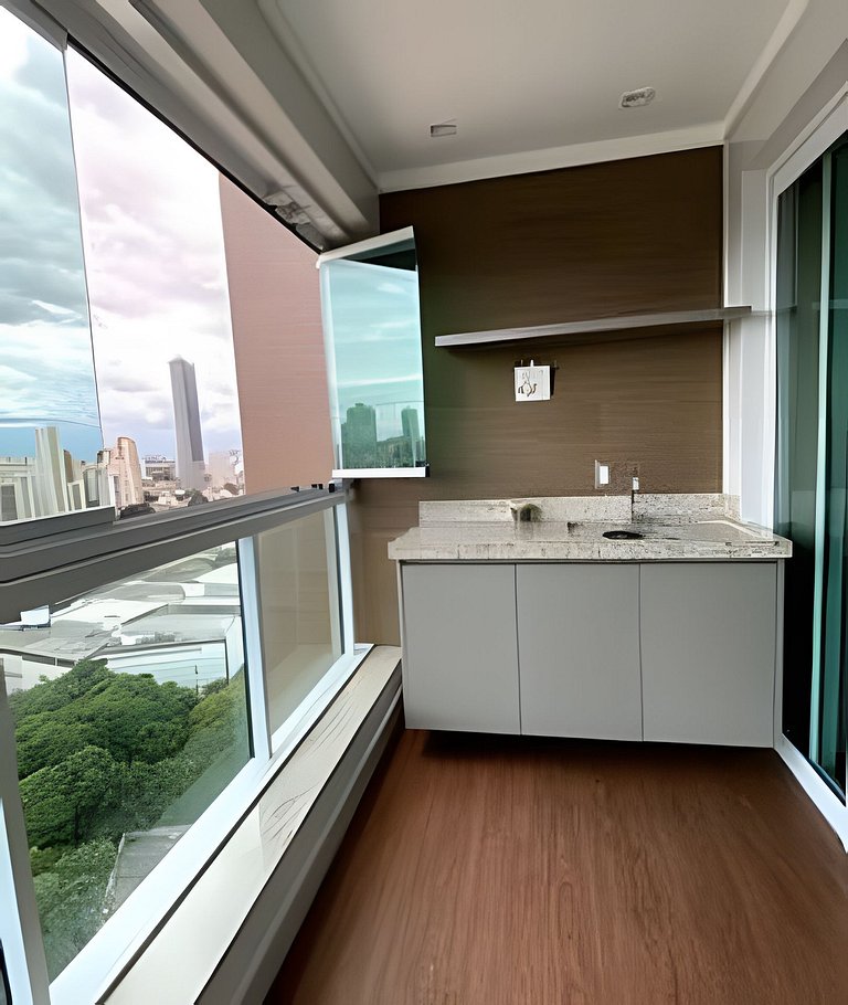 Luxuoso Apto c/varanda e vista p/ Parque Vaca Brava