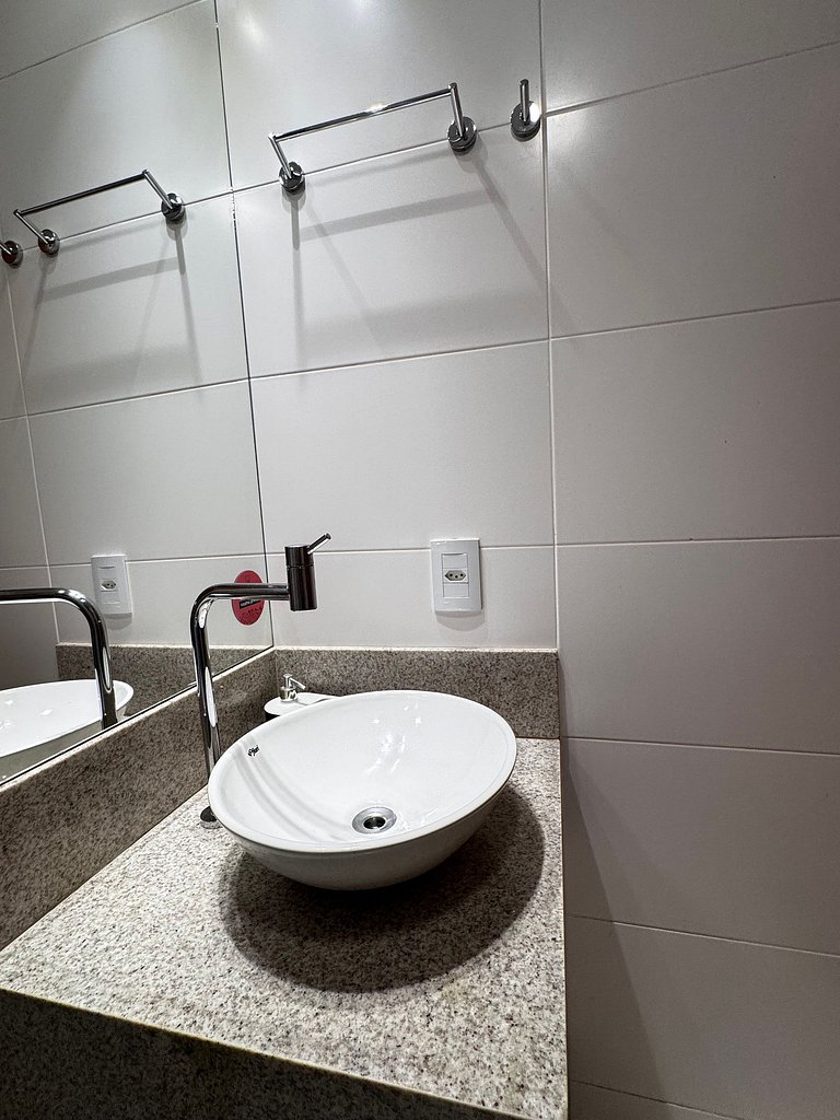 Apartamento c/ Vista | 27º Andar • Flamboyant • WiFi