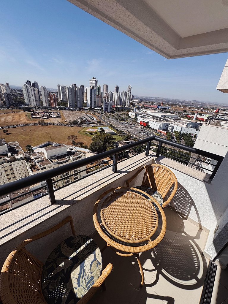 Apartamento c/ Vista | 27º Andar • Flamboyant • WiFi