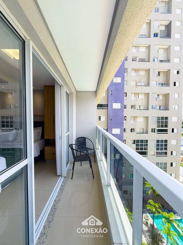 Work and Leisure: Queen Bed, Modern Design @Bueno #TH604