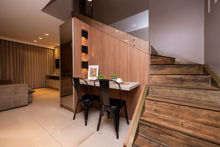 Luxurious 2-Bedroom Duplex with Gourmet Balcony #THP314