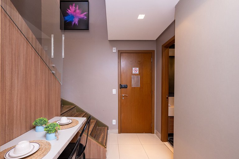 Luxurious 2-Bedroom Duplex with Gourmet Balcony #THP314