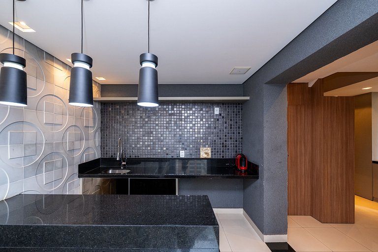 Luxurious 2-Bedroom Duplex with Gourmet Balcony #THP314