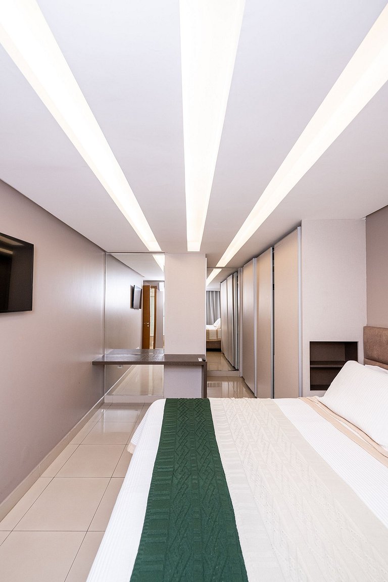 Luxurious 2-Bedroom Duplex with Gourmet Balcony #THP314