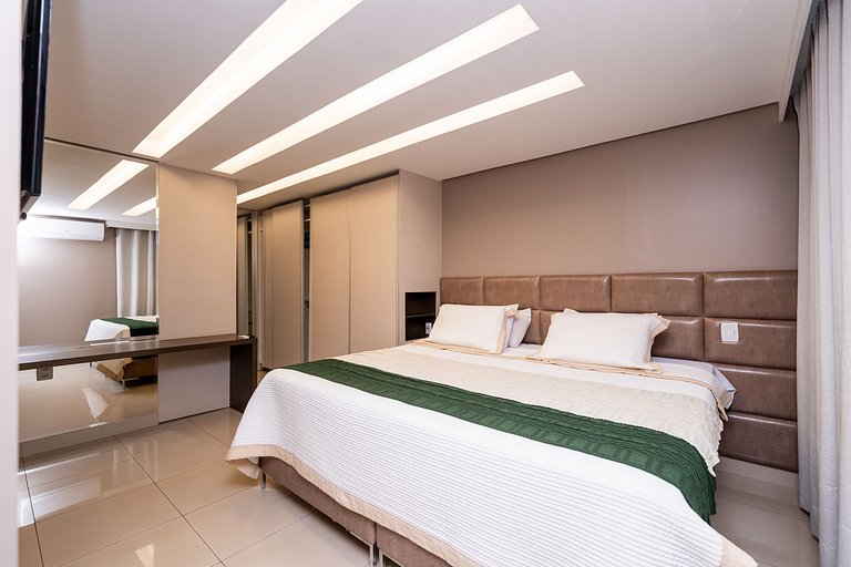 Luxurious 2-Bedroom Duplex with Gourmet Balcony #THP314