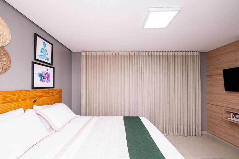 Flat em Cond. com piscina, Setor Bueno- #608