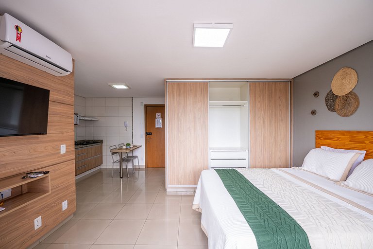 Flat em Cond. com piscina, Setor Bueno- #608