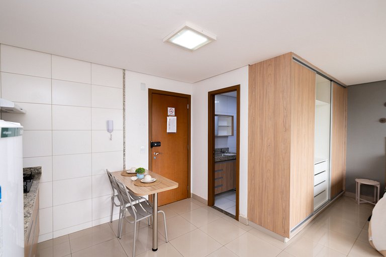 Flat in a condominium with a pool, Setor Bueno - #608