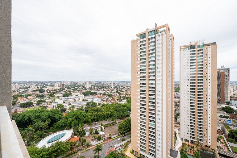 Condo with pool and breathtaking view on the 19th floor