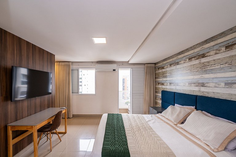 Condo with pool and breathtaking view on the 19th floor