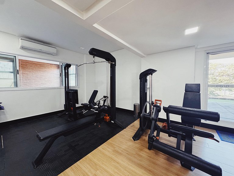 Charme e conforto com varanda e vista livre #2302