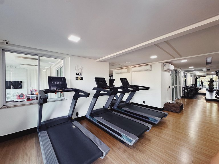 Condominium next to Vaca Brava Park with a swimming pool, pa