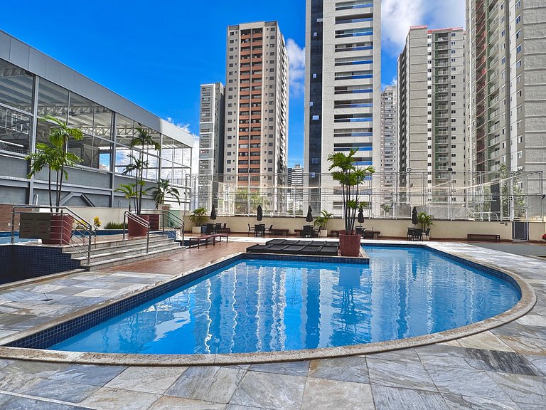 Charme e conforto com varanda e vista livre #2302