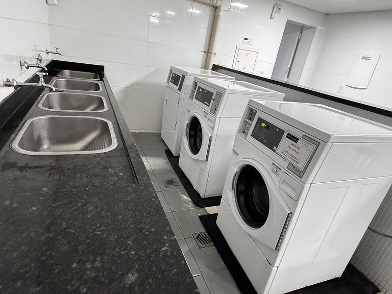 A haven with incredible views on the 27th floor - near Flamb