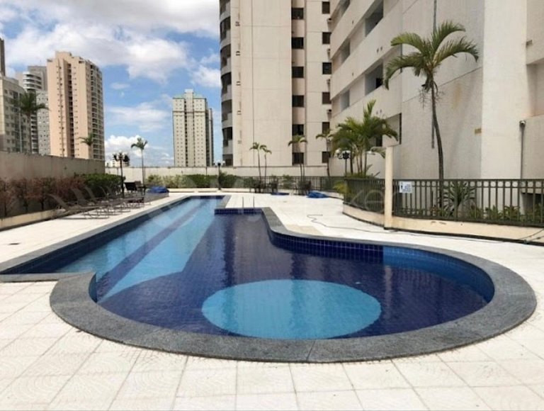 2-bedroom apartment with pool, Wi-Fi, and parking in Setor B