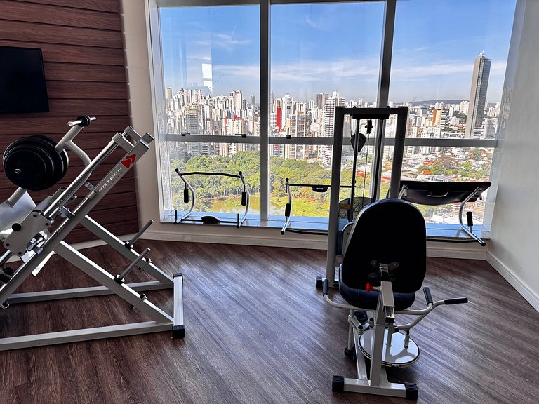 #3002- Cond. c/Piscina e Vista Encantadora @Bueno