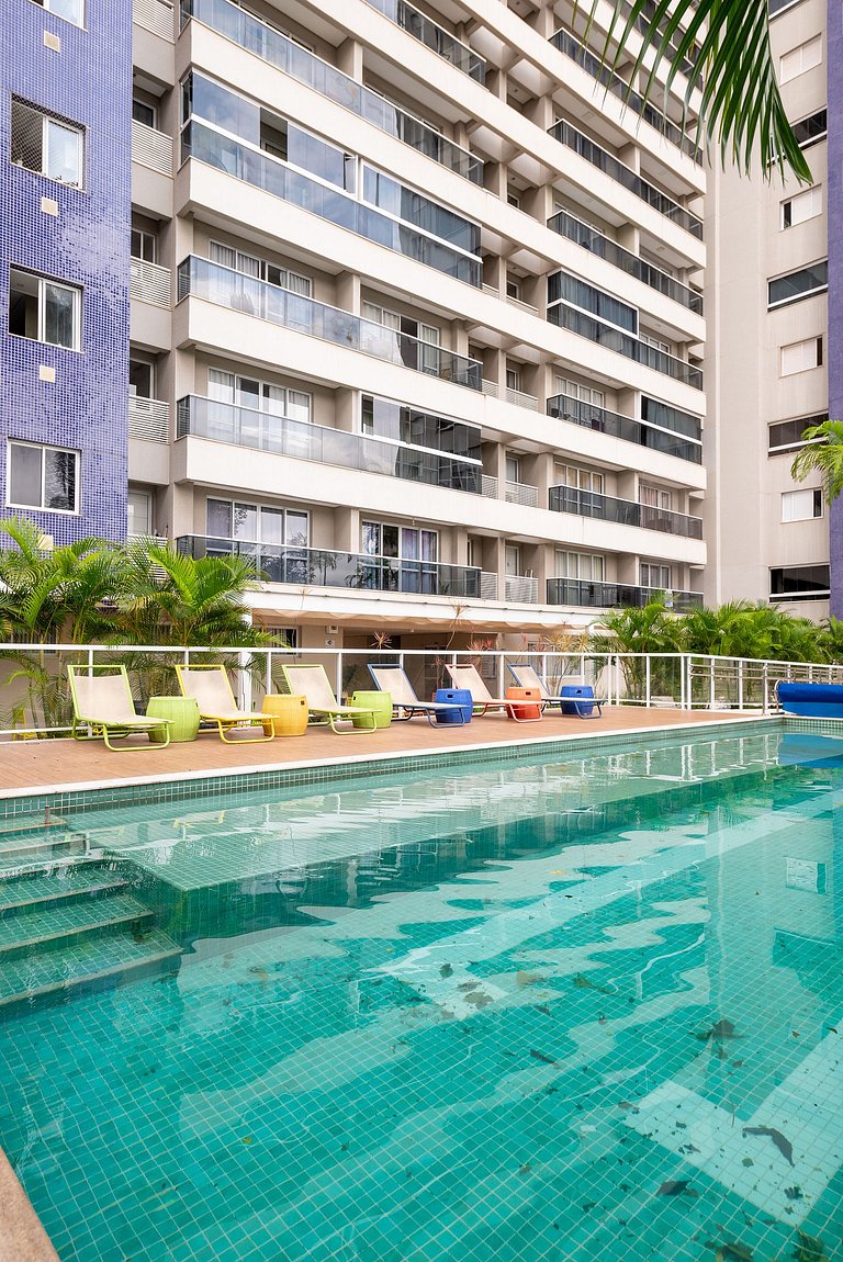 Muito aconchego. Cond. c/ Vista, piscina, academia