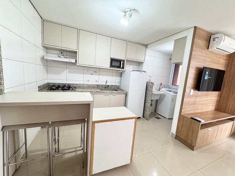 Studio in condo with pool, gym, garage #1007