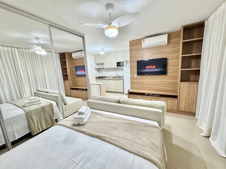 Studio in condo with pool, gym, garage #1007