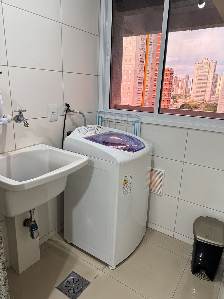 Flat amplo no Bueno | Cond. c/ Piscina| Prox. Orion|1007