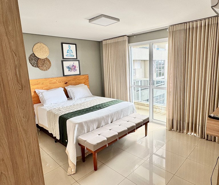 Flat in a condominium with a pool, Setor Bueno - #608