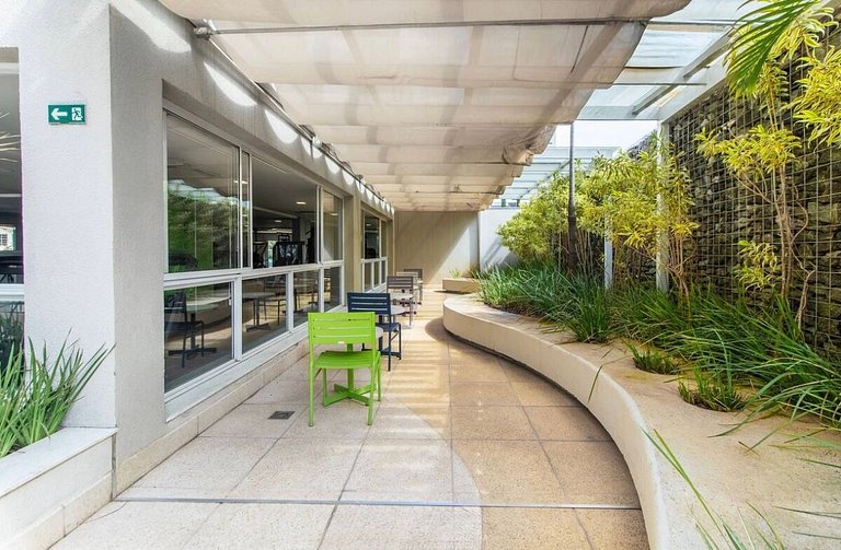 Apto 1Q| Cond. c/piscina aquecida, academia @Bueno