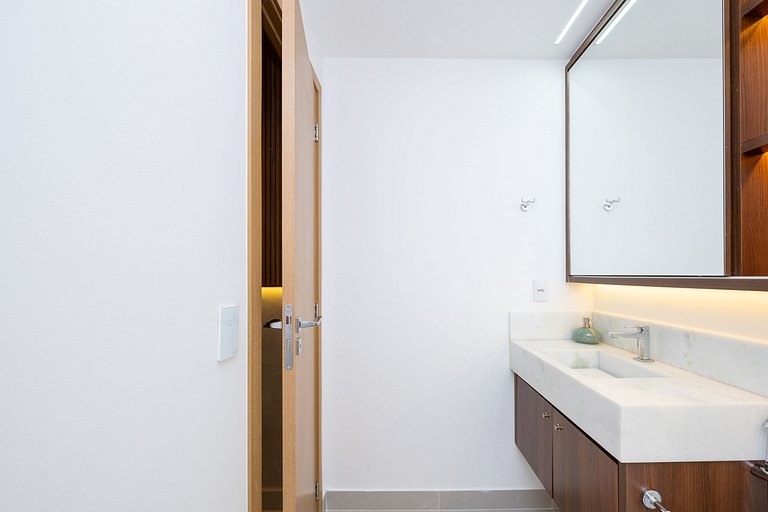 High Standard at Opys Gyro @Bueno with Exclusive Rooftop