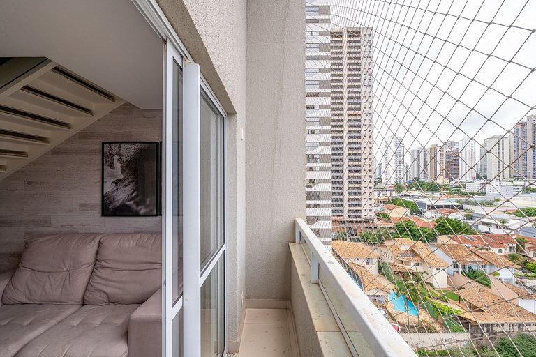 High-standard duplex with garage, heated pool, and WiFi