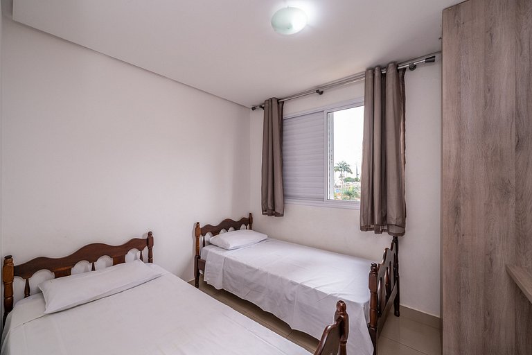 Apartamento 2 quartos com conforto, condomínio com piscina,