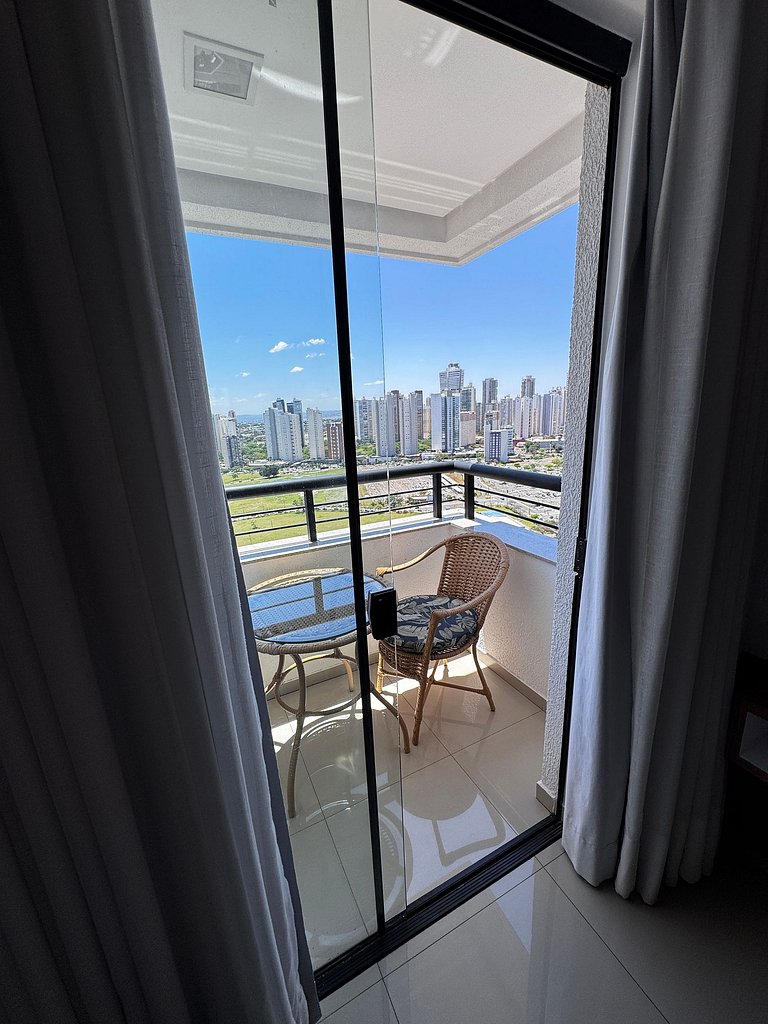 A haven with incredible views on the 27th floor - near Flamb