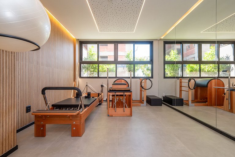 Hub Compact Life no Setor Bueno | Cond. com Piscina | Roofto