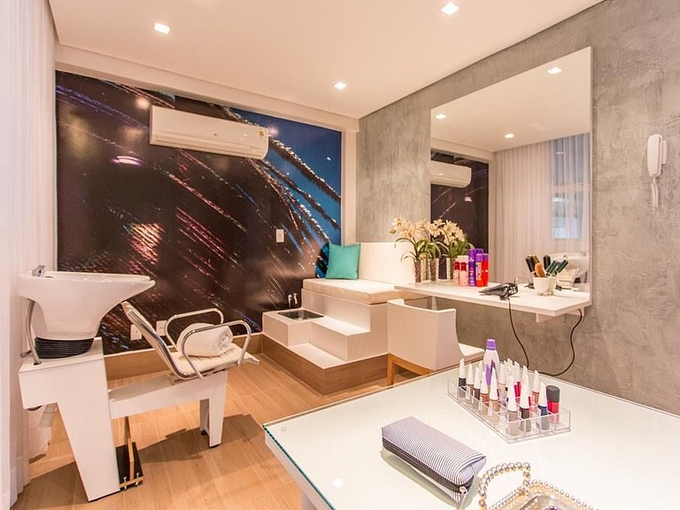 High-standard duplex with garage, heated pool, and WiFi