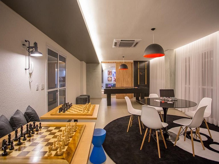 High-standard duplex with garage, heated pool, and WiFi