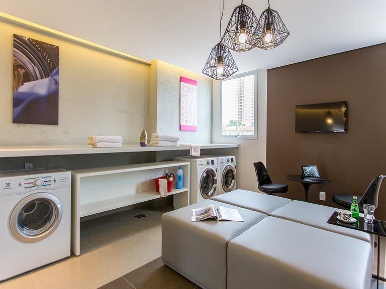 High-standard duplex with garage, heated pool, and WiFi