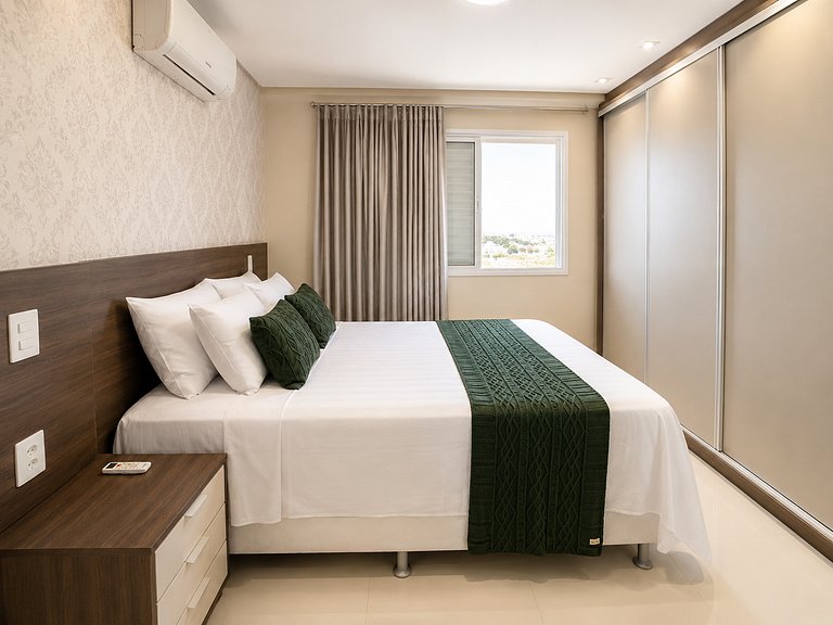 Apartamento 2Q premium c/ Wi-Fi e garagem | Setor Bueno