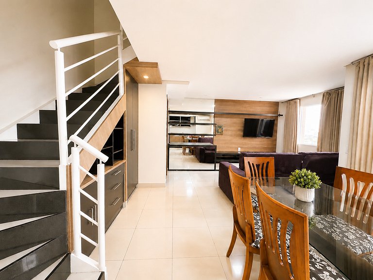 Apartamento duplex com varanda no Setor Bueno