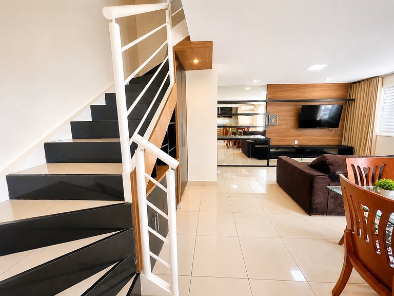 Apartamento duplex com varanda no Setor Bueno