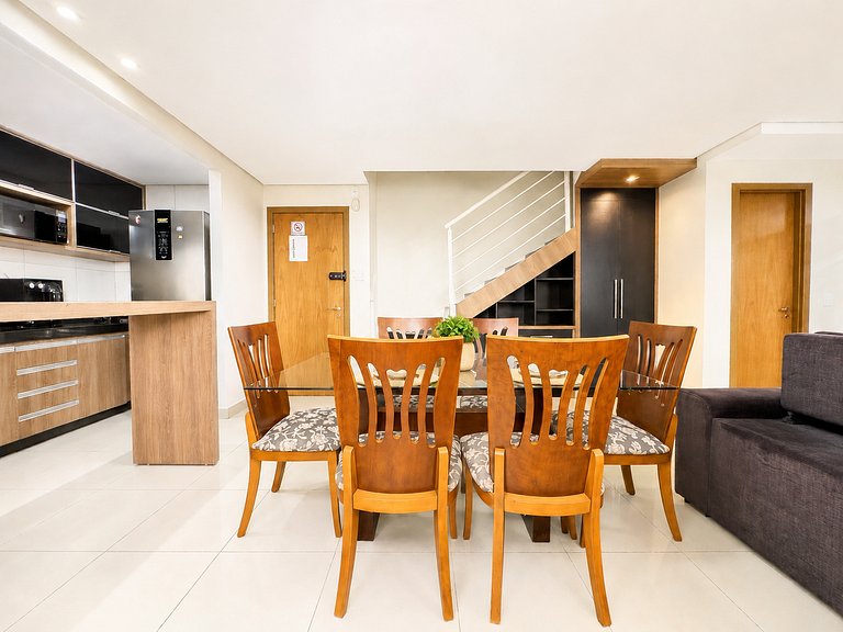 Apartamento duplex com varanda no Setor Bueno
