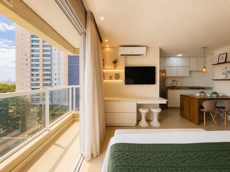 Very cozy. Condo with a view, pool, gym