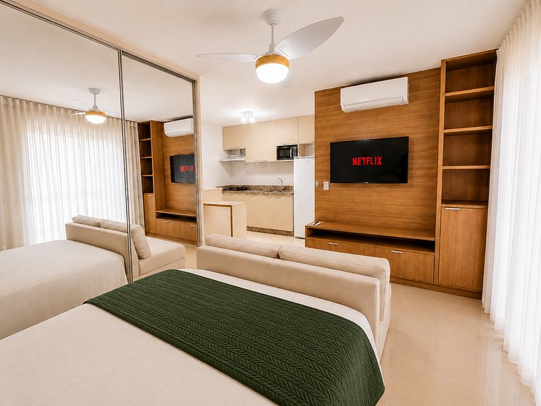 Flat amplo no Bueno | Cond. c/ Piscina| Prox. Orion|1007