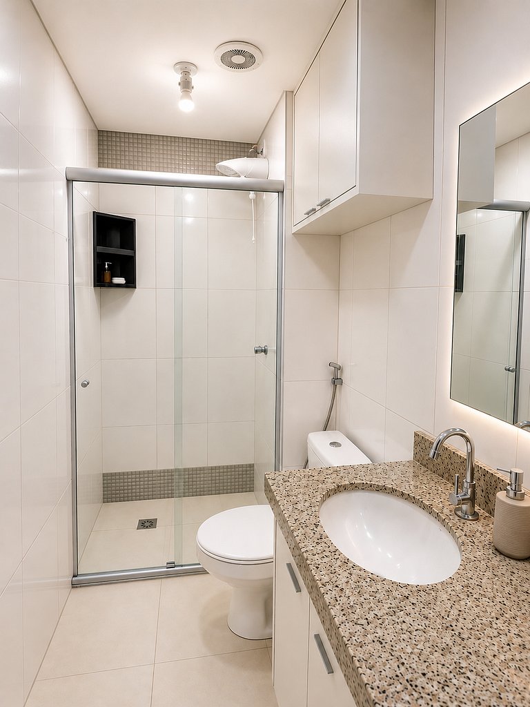 Flat amplo no Bueno | Cond. c/ Piscina| Prox. Orion|1007