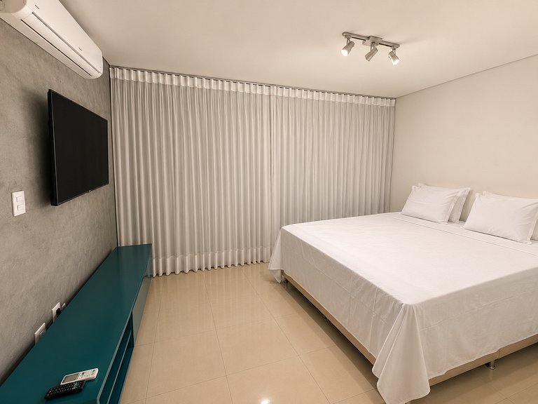Vista Panorâmica | Cama king • Wi-Fi • Ar • Smart TV#1706