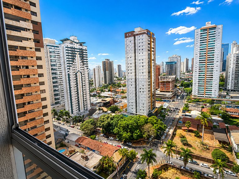 Apto 2Q no Bueno com Varanda| Vista| Próx ao Órion