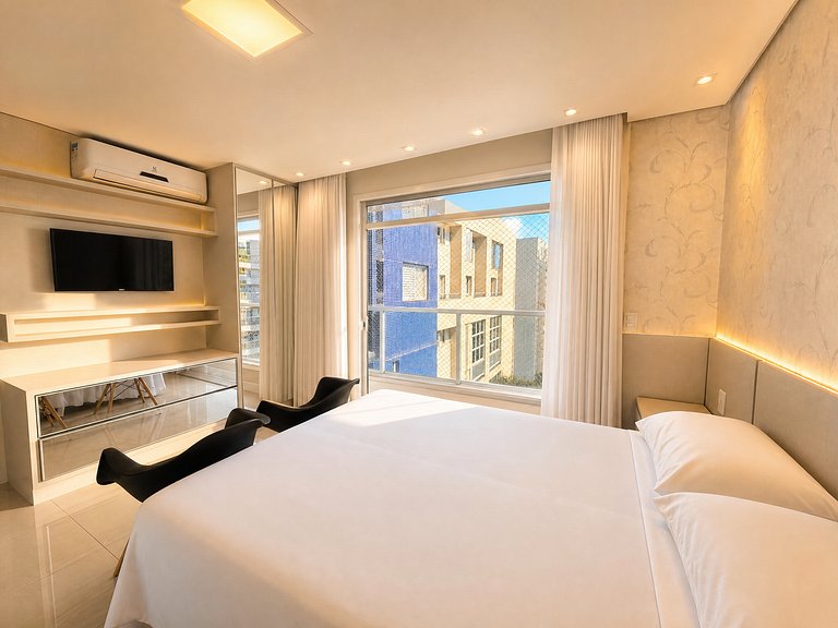 Studio in Bueno | High Floor with View and Parking