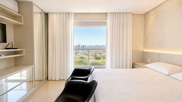 Studio in Bueno | High Floor with View and Parking